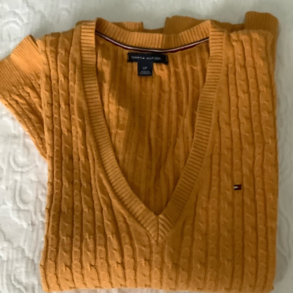 Tommy Hilfiger Ladies V Neck Summer Sweater Small NEW
